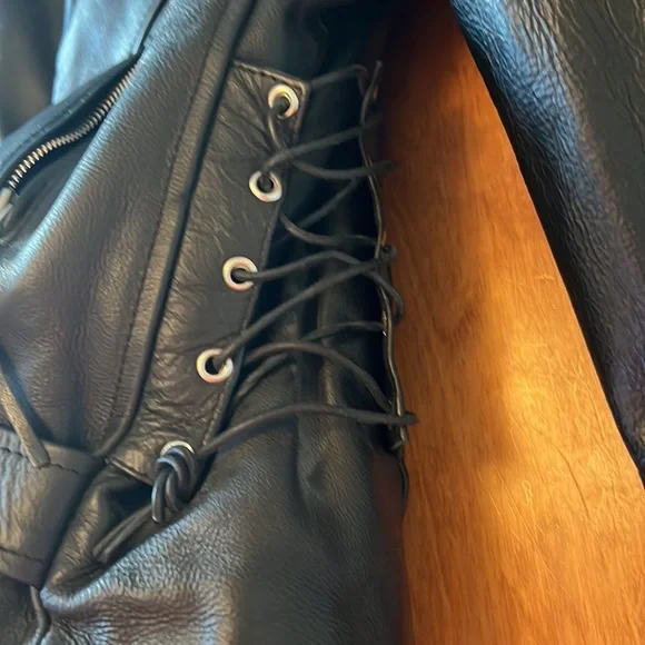 🏍HP!⭐️EUC black Interstate Leather jacket Zip front. 4 front/2 interior pockets - Picture 3 of 14